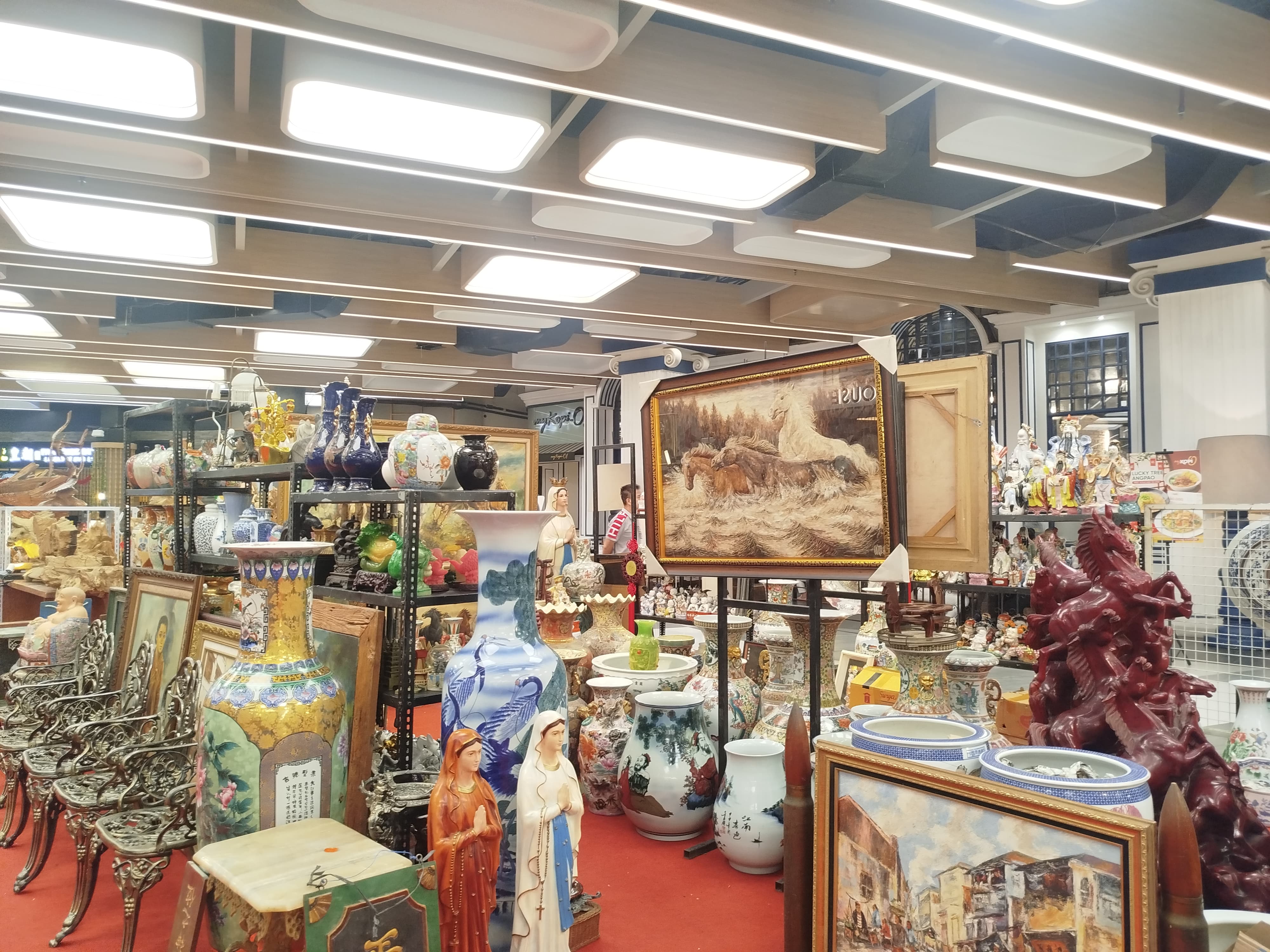 Hadir Lagi, Soerabaia Vintage Festival Bawa Nostalgia Lewat Kepingan Uang Kuno, Prangko, dan Barang Antik