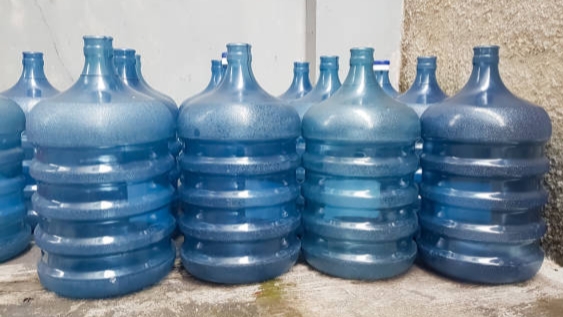 Galon Tua Masih Dijual, Konsumen Diminta Berani Tolak dan Laporkan