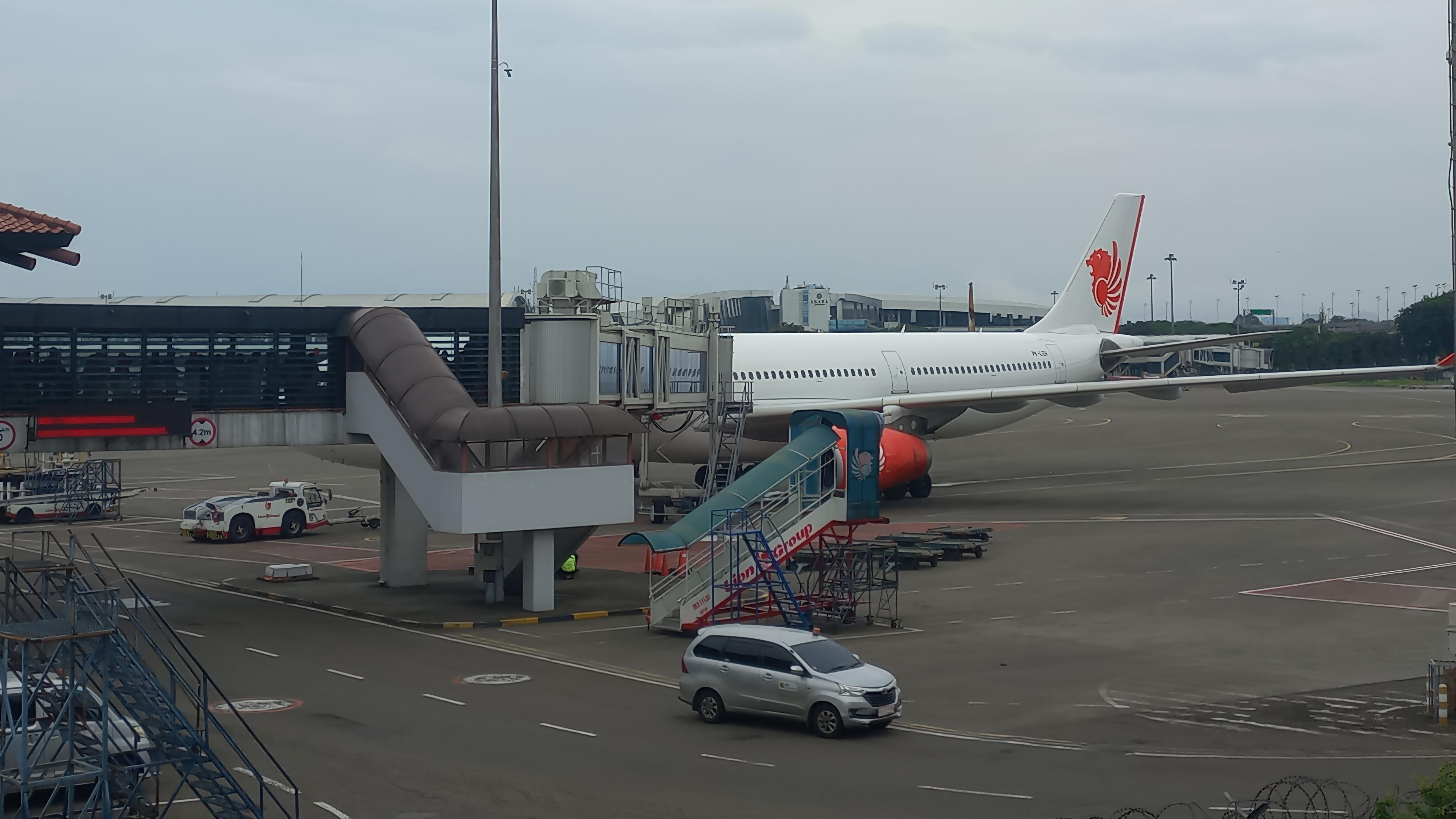 Puncak Arus Mudik, Bandara Soekarno Hatta Dipadati Penumpang