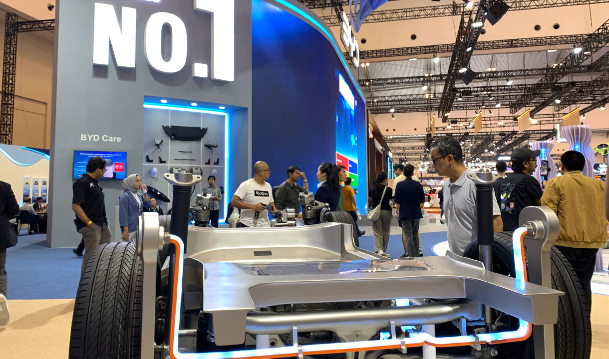 Terobosan Teknologi BYD Super Platform, Charging Mobil Listrik Hanya 5 Menit Untuk Jarak Tempuh 400 Km