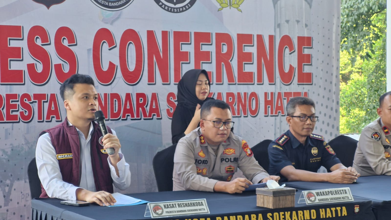 Pebasket AS Jarred Dwayne Shaw Selundupkan Permen Berisi Ganja, Polresta Bandara Soetta Amankan Ratusan Barbuk 