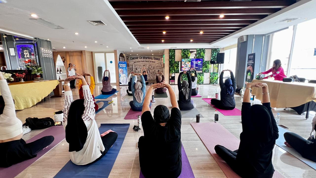Dafam Pacific Caesar Surabaya Gelar Mindful Morning: Yoga & Craft Harmony sebagai Ruang Relaksasi Pagi