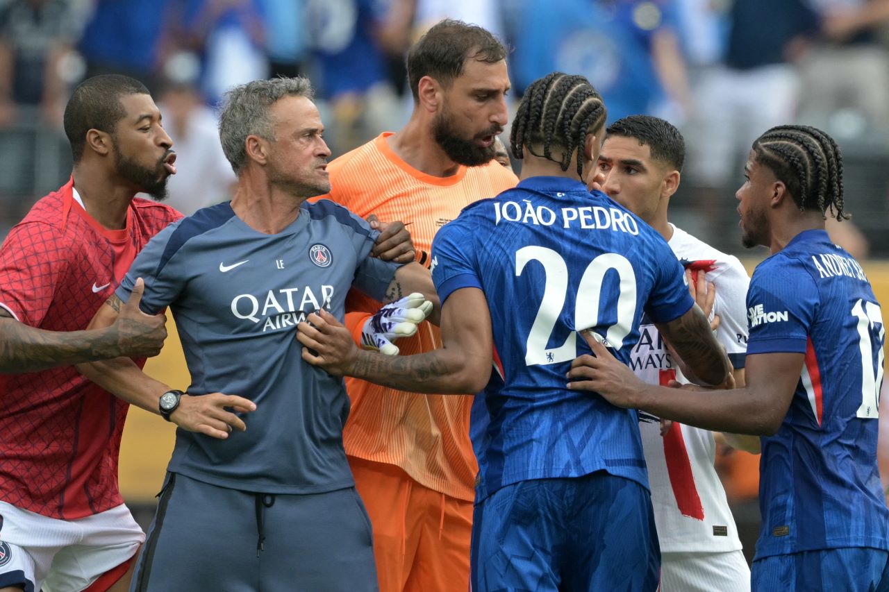 Pelatih PSG Luis Enrique Tampar Striker Chelsea Joao Pedro, Hadapi Hukuman Berat