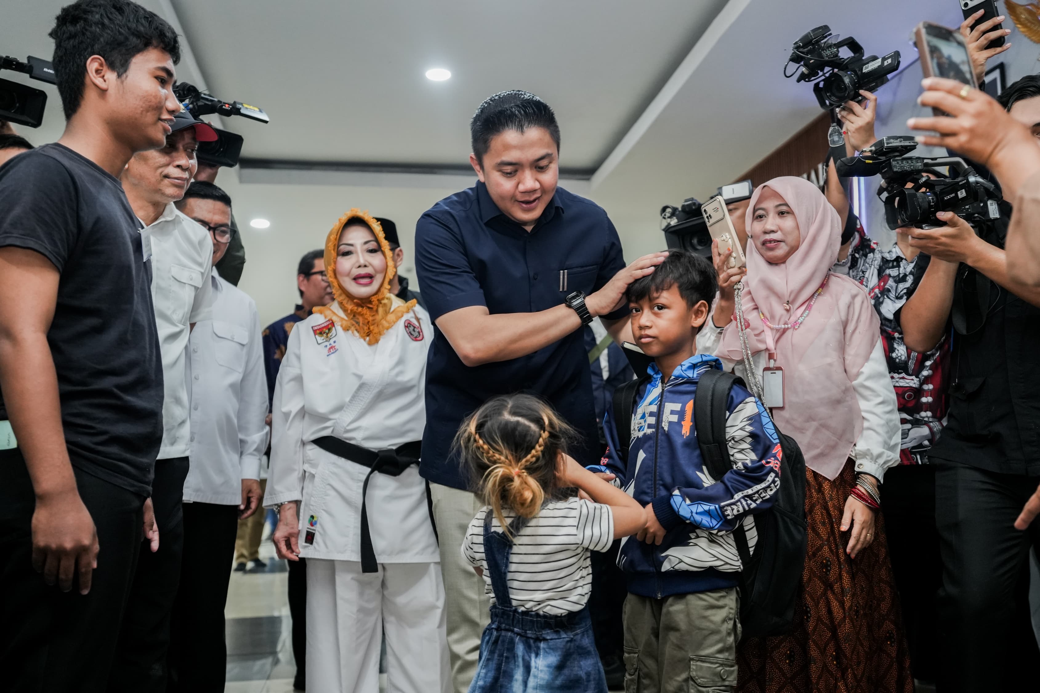 Seskab Teddy: Anak Putus Sekolah Berani Bermimpi Besar di Sekolah Rakyat