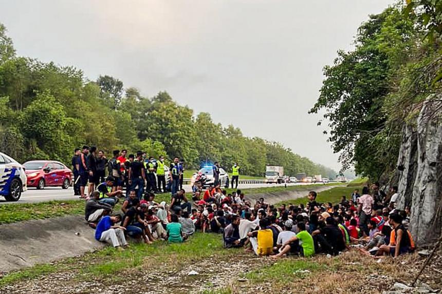 6 Tewas dalam Protes Berujung Rusuh di Pusat Detensi Imigrasi Sungai Bakap 