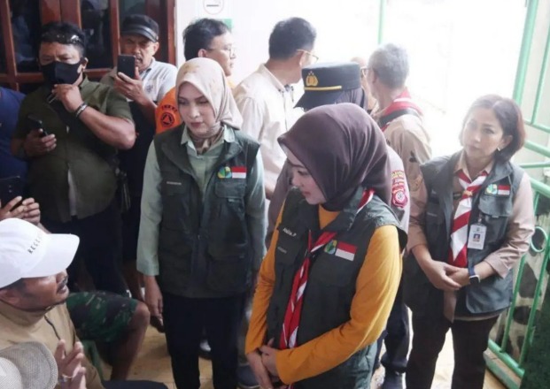 Bogor Dikepung Bencana Alam, Atalia Praratya ke Lokasi Pengungsian : Ini Adalah Jawa Barat