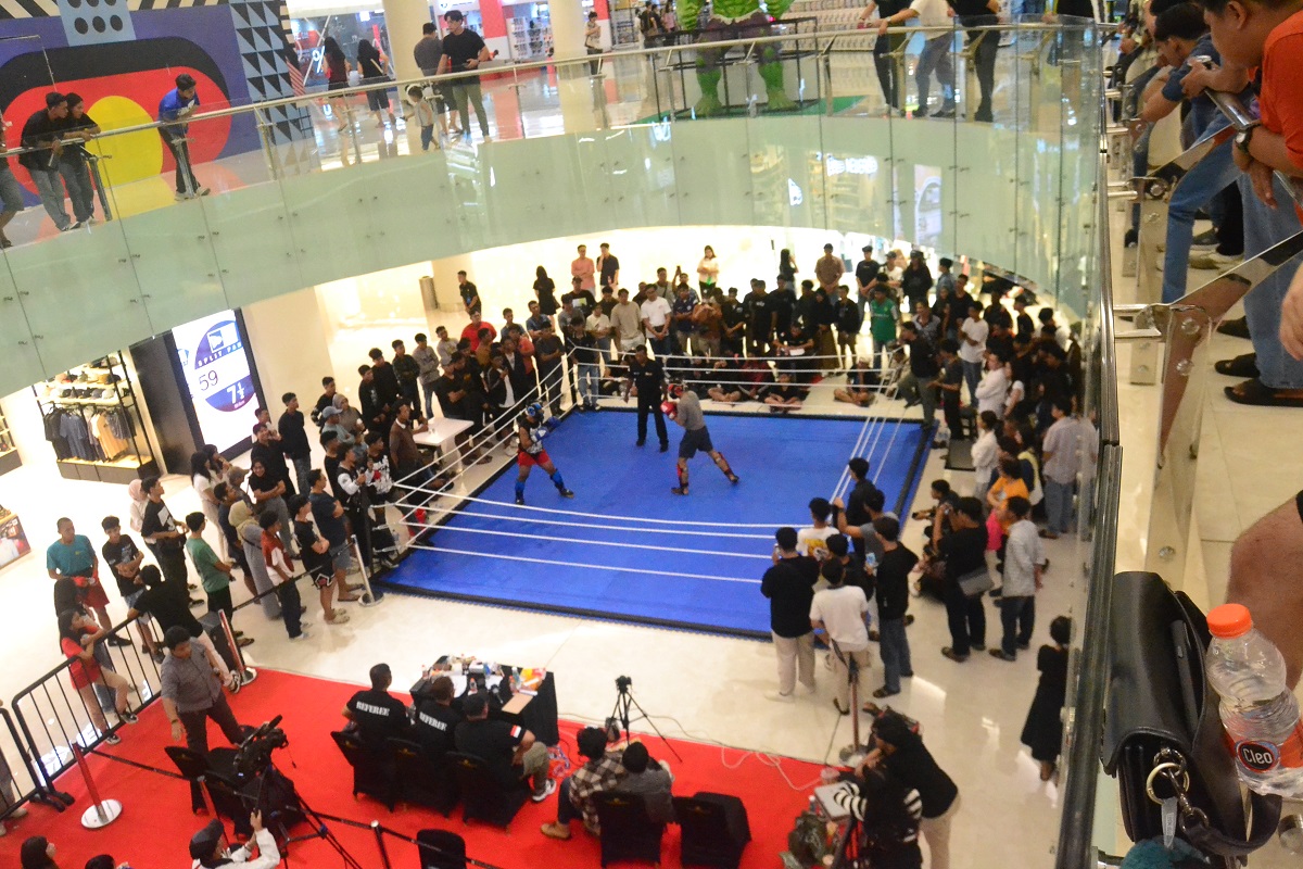 Duel At Mall Surabaya Open Sparing Volume 2: Beradu Tinju di Mall