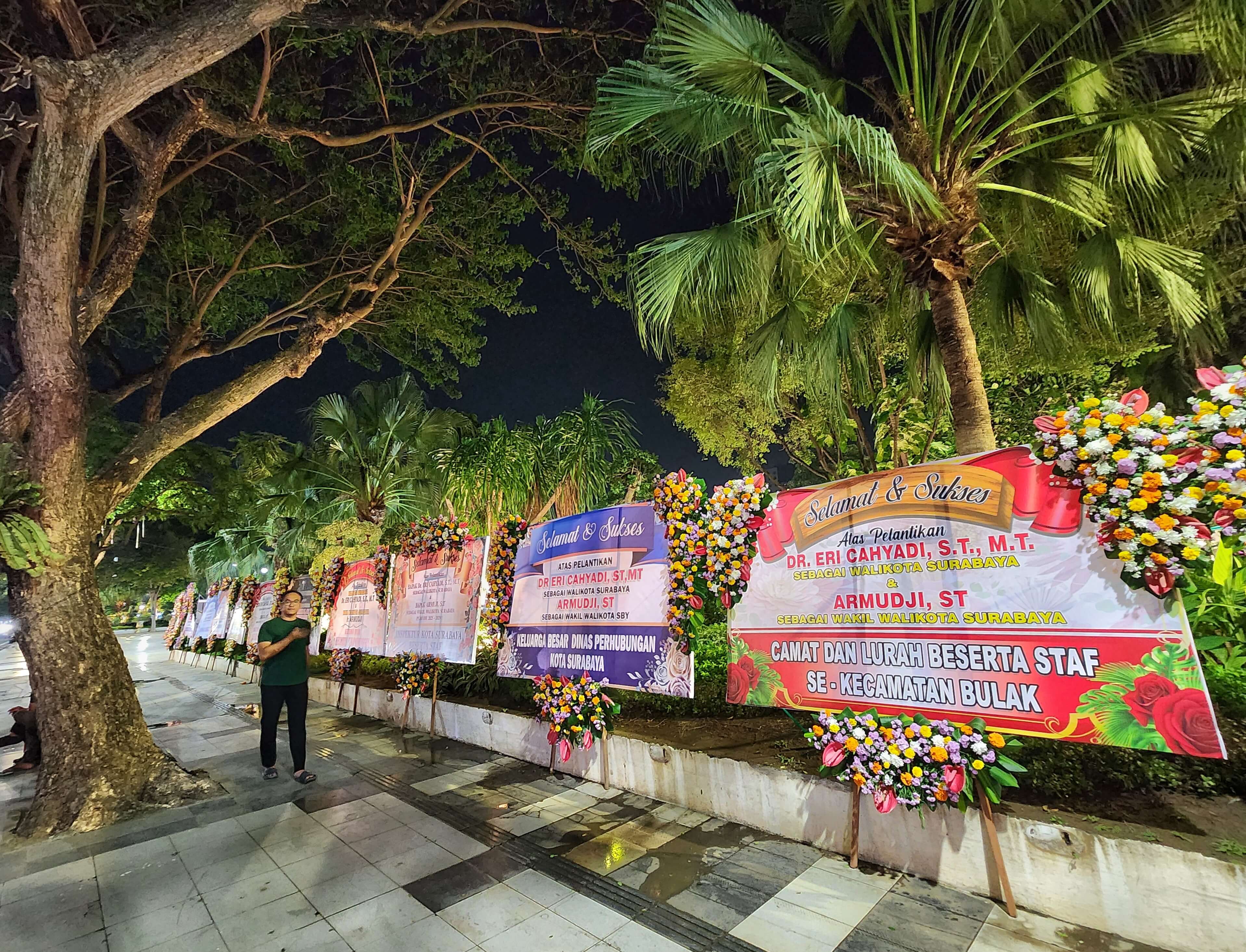 Eri Cahyadi-Armuji Dilantik, Pemkot Surabaya Ganti Karangan Bunga dengan Aksi Sosial