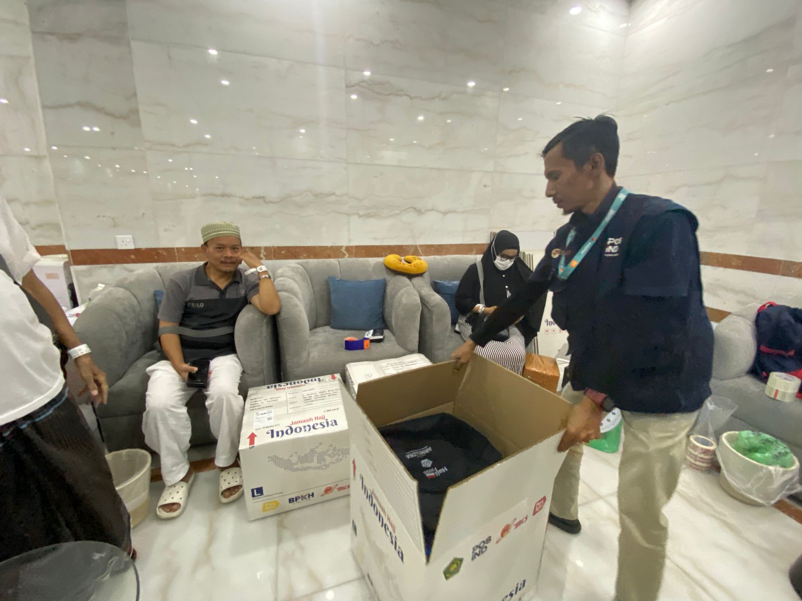 Demam Belanja di Hotel 311 Makkah, Kirim Oleh-Oleh Puluhan Kilo Lewat Kargo