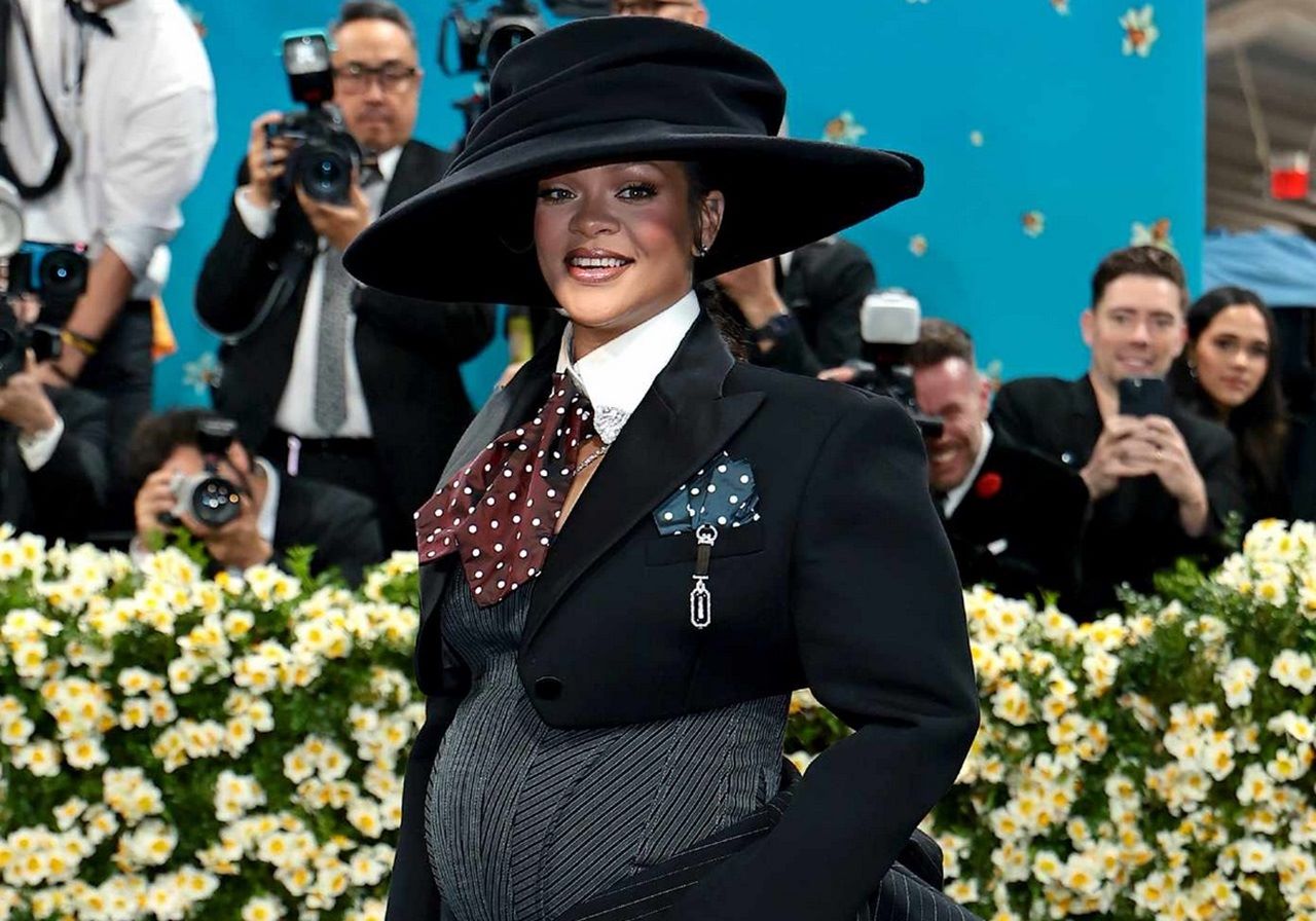 Met Gala 2025: Rihanna Umumkan Kehamilan Ketiga, A$AP Rocky Siap Jadi Ayah Lagi