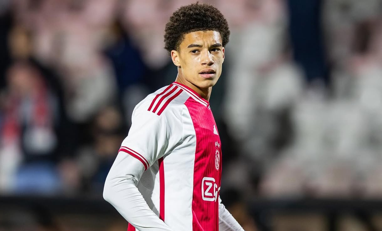 Aaron Bouwman Wonderkid Ajax Jadi Rebutan Barcelona dan Liverpool, Manchester United Diam-diam Mengancam