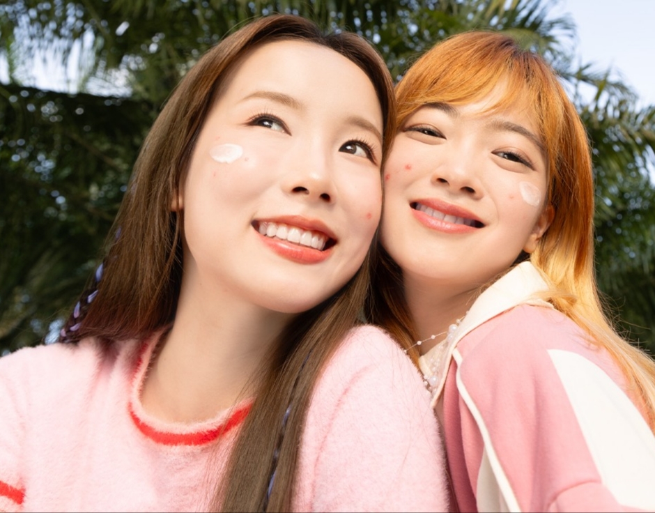 Girls! Sering Skip Skincare saat Lagi Jerawatan? Sunscreen Tetap Wajib