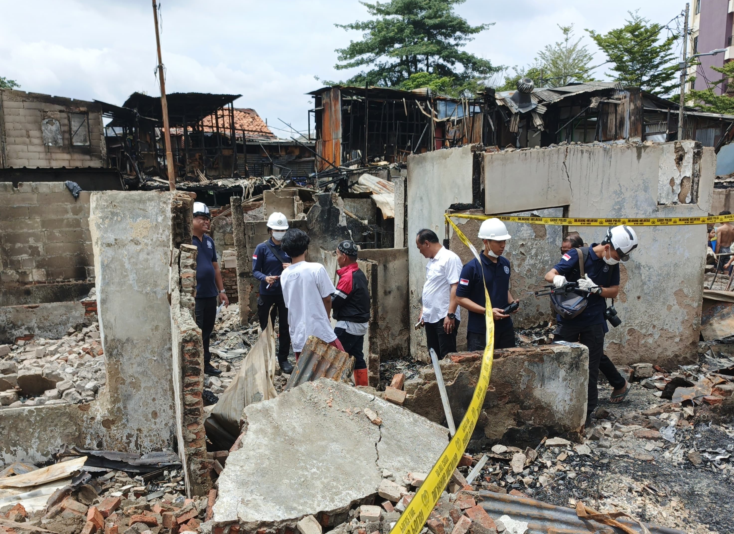 Puslabfor Bareskrim Polri Olah TKP Kebakaran Kemayoran, 5 Orang Diperiksa!