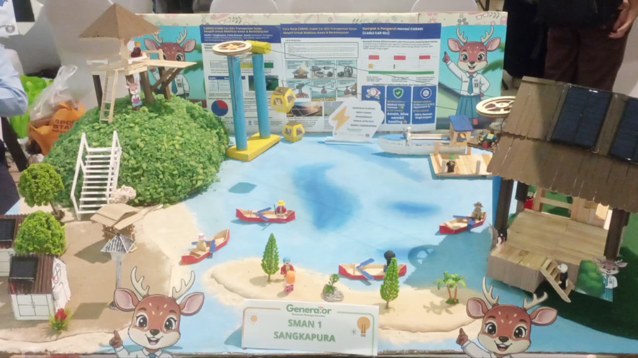 Cable Car Panel Surya Antar SMAN 1 Sangkapura Juarai Inovasi Dekarbonisasi Remaja Jatim