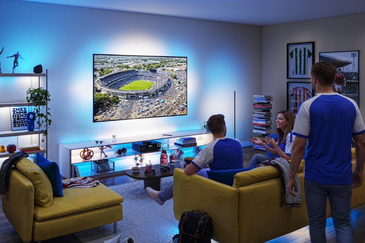 Signify Luncurkan Philips Smart Lighting TV Sync dan Fitur Sports Live, Nobar Bola Makin Dramatis!