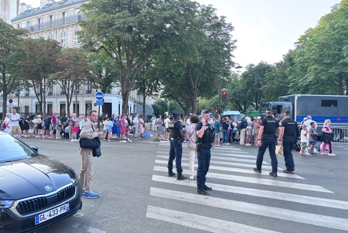 Cahaya Kembang Api Hiasi Kota Paris Lepas Tengah Malam, Penutup Perayaan Bastille Day 2025 (habis)