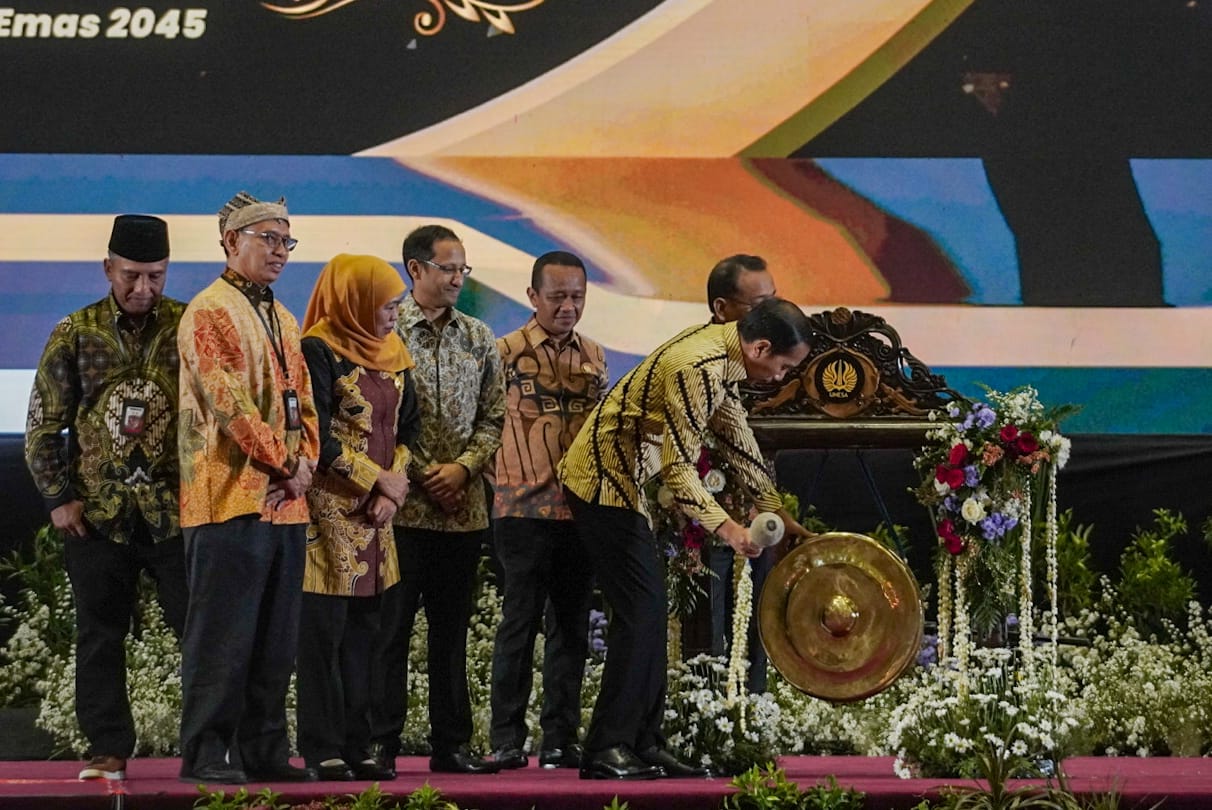 Ini Pesan Jokowi Saat Temui Para Rektor di Graha Unesa Surabaya