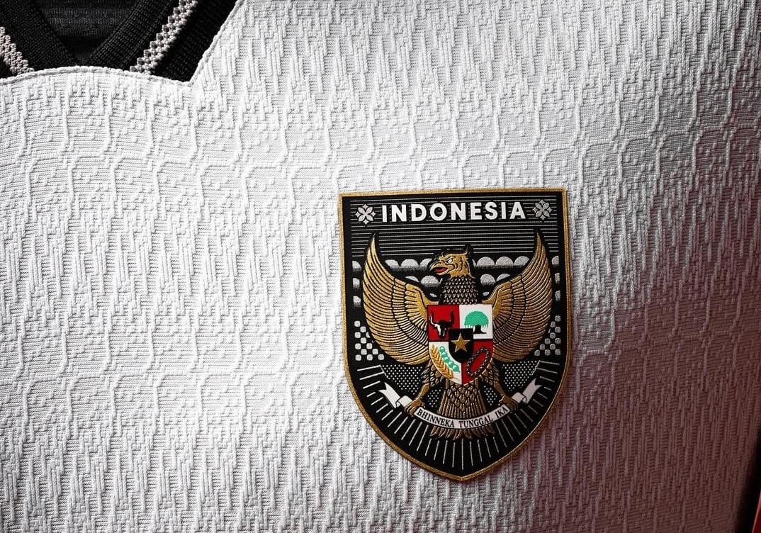 Putih Elegan! Potret Detail Jersey Tandang Timnas Indonesia