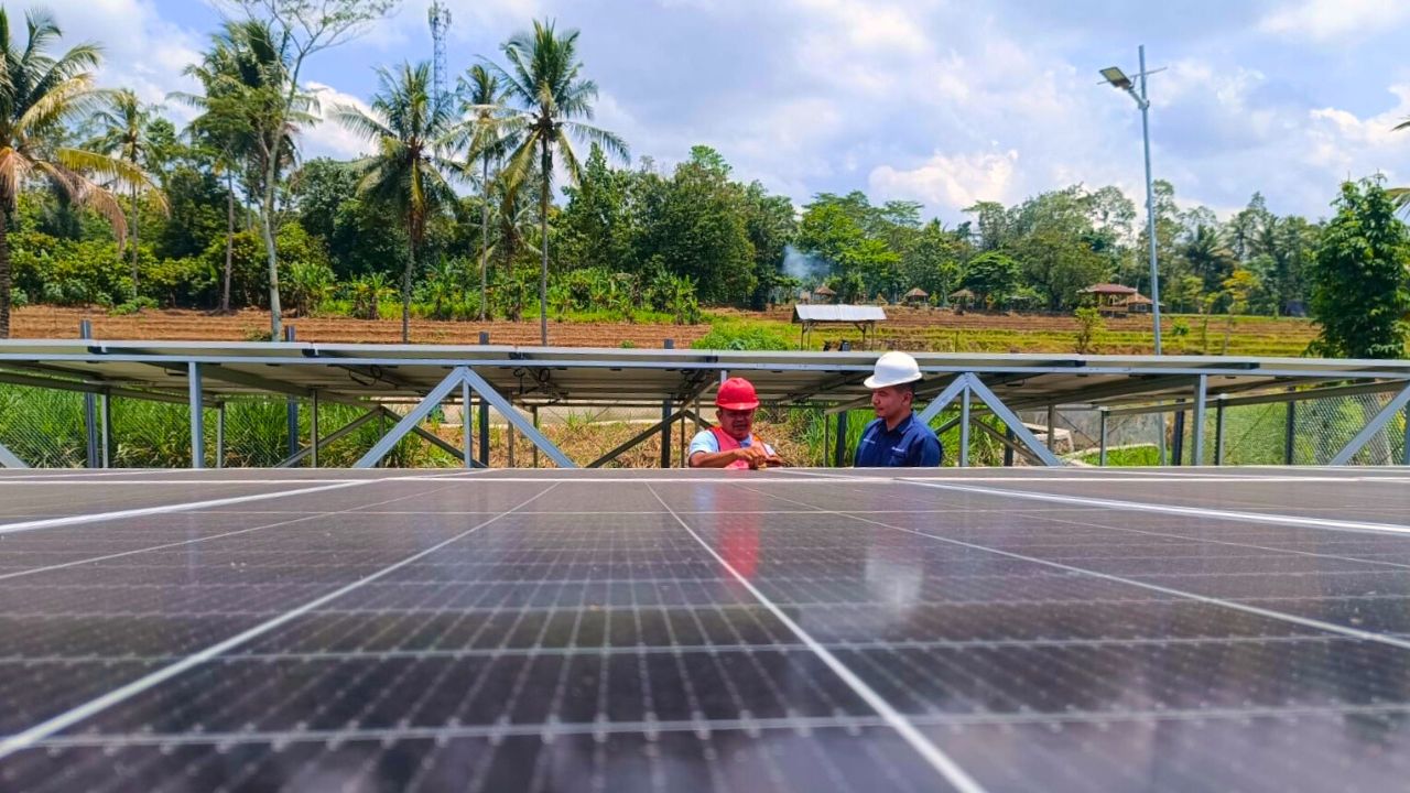 PT Bukit Asam dan Revolusi Juni di Sawah Lugusari: PLTS Irigasi Tanpa Baterai, Panen Tanpa Hujan