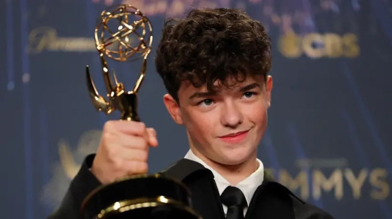 Bintang Adolescence Owen Cooper Raih Emmy Awards 2025, Cetak Rekor Termuda