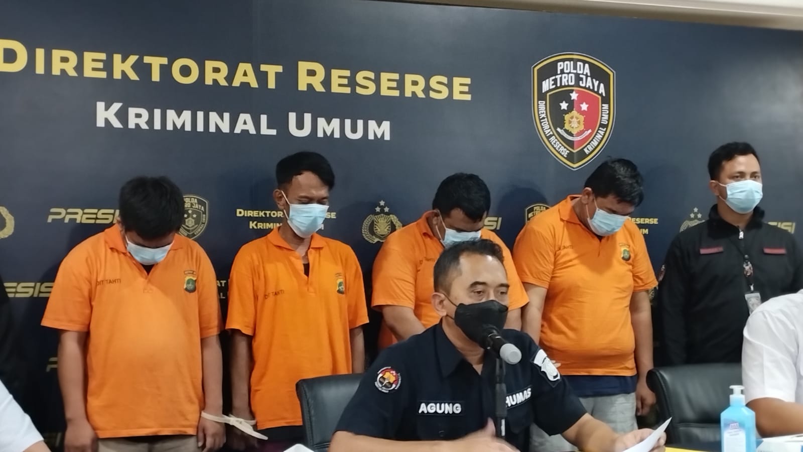 Empat Orang Pelaku Pencurian Modus Gembos Ban Berhasil Diringkus Polda Metro Jaya
