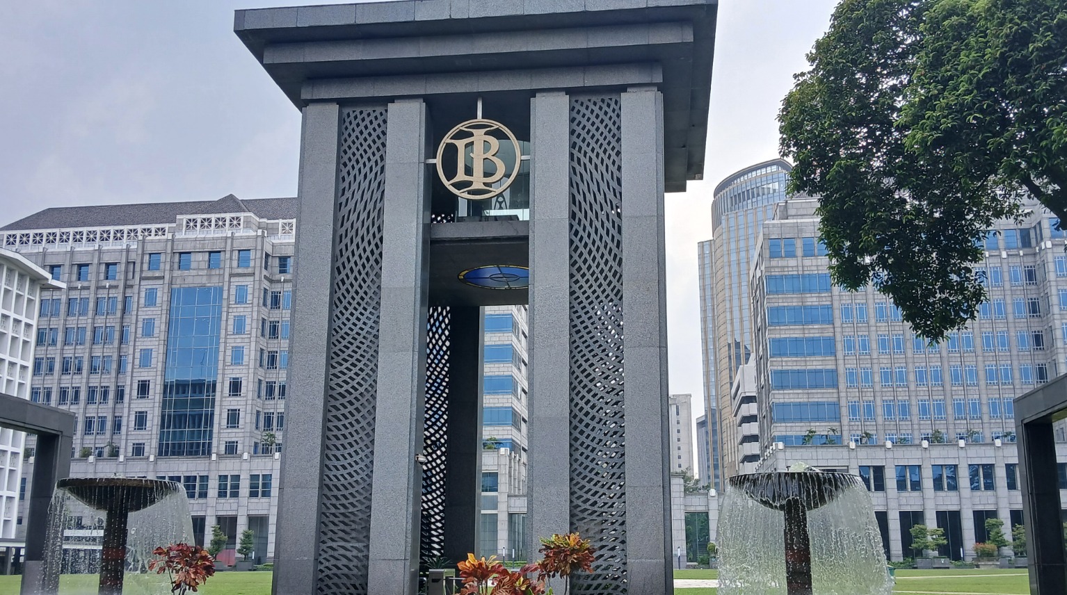 Rupiah Anjlok Rp17.700, Cadangan Devisa RI Jadi Tameng Utama BI