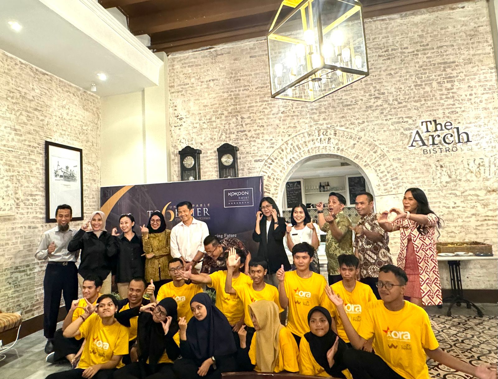 Rayakan HUT ke-6 Kokoon Hotel Surabaya Pamerkan Karya Anak-Anak Disabilitas