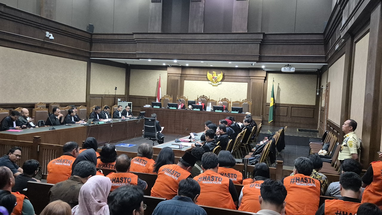 Jawab Tuduhan Merendam HP, Hasto Sebut Ponsel Masih Ada dan Jadi Barang Sitaan KPK 