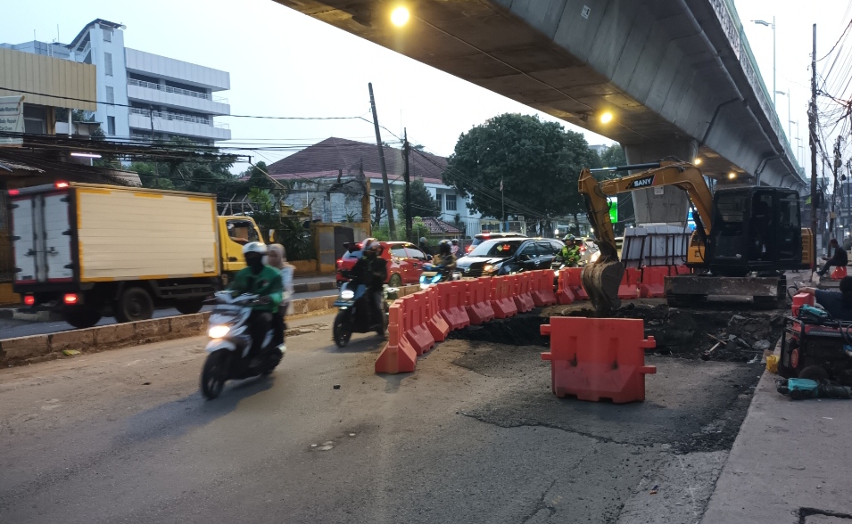 Jalan Ciledug Raya Kembali Dibongkar untuk Perbaikan Total