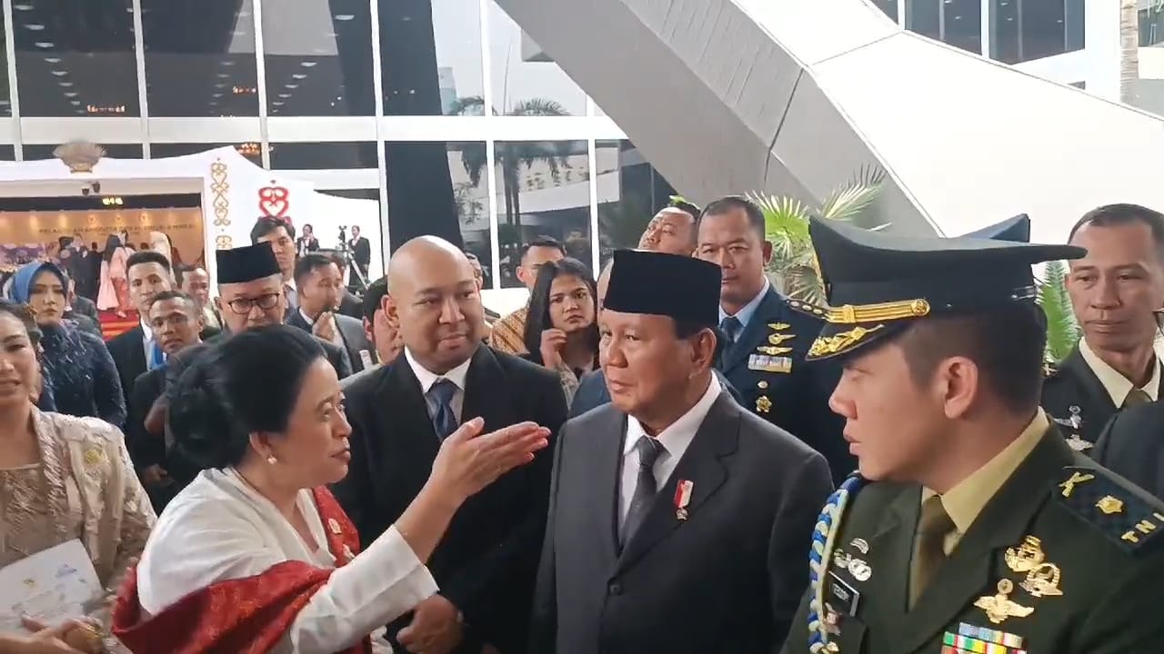 Jokowi Pergi, Prabowo dan Puan selama 2 Menit Ketemuan, Apa yang Dibahas?