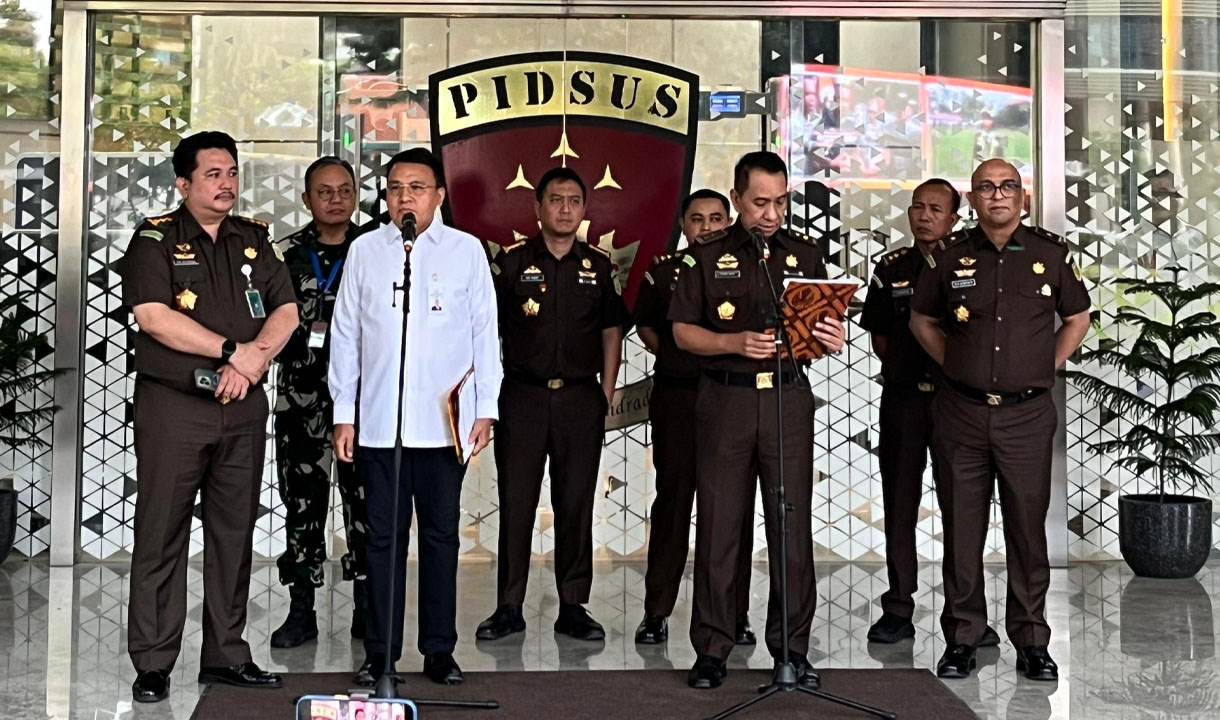 Empat Tersangka Kasus Chromebook Segera Disidang, Kejagung Angkat Bicara Jurist Tan yang Masih Buron