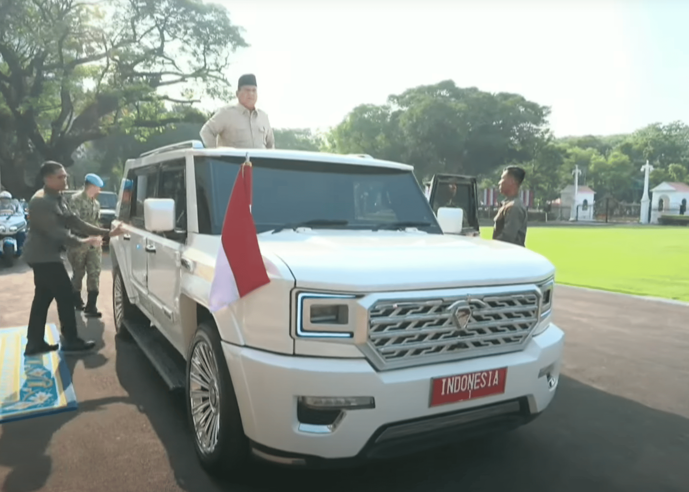  Presiden Prabowo Naik Maung, Pimpin Upacara HUT Ke-80 TNI di Monas