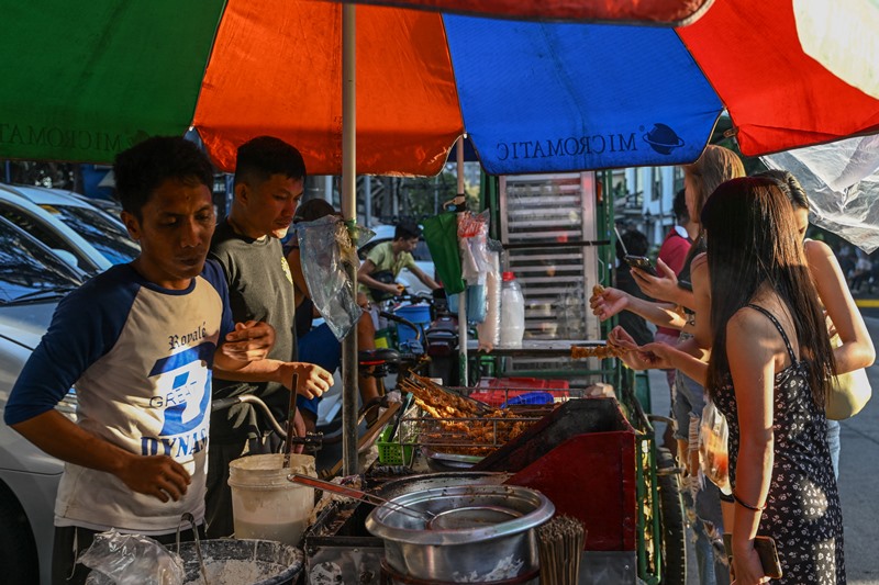 PKL di Manila yang Kian Merana, Bertahan di Tengah Stigma dan Penggusuran