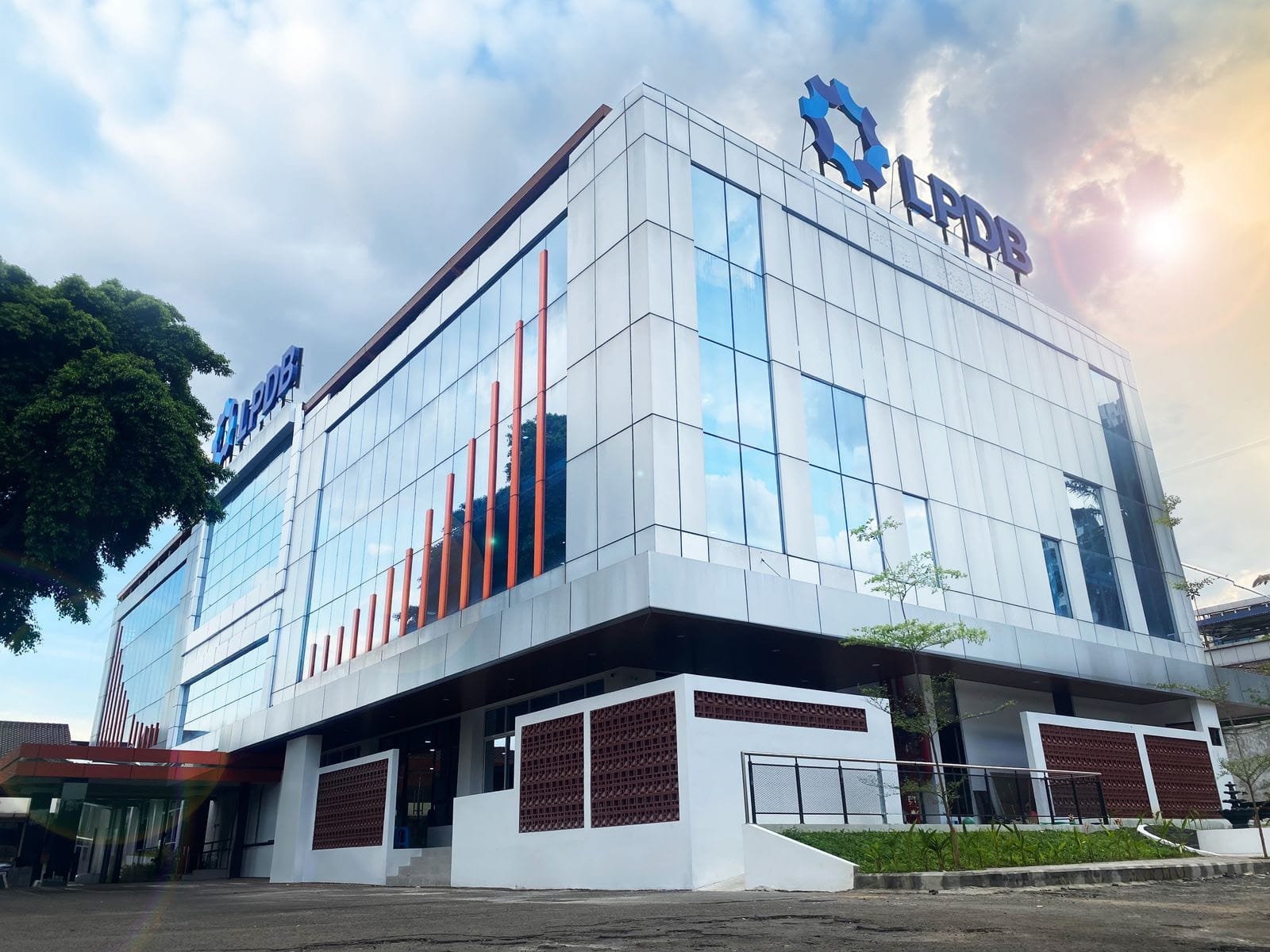 LPDB Koperasi Dorong Pemenuhan Hak Asasi Manusia Lewat Penguatan Pembiayaan Koperasi