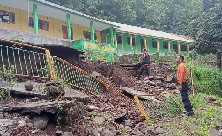 Banjir Bandang Bima, 2 Orang Tewas dan 6 Orang Hilang 