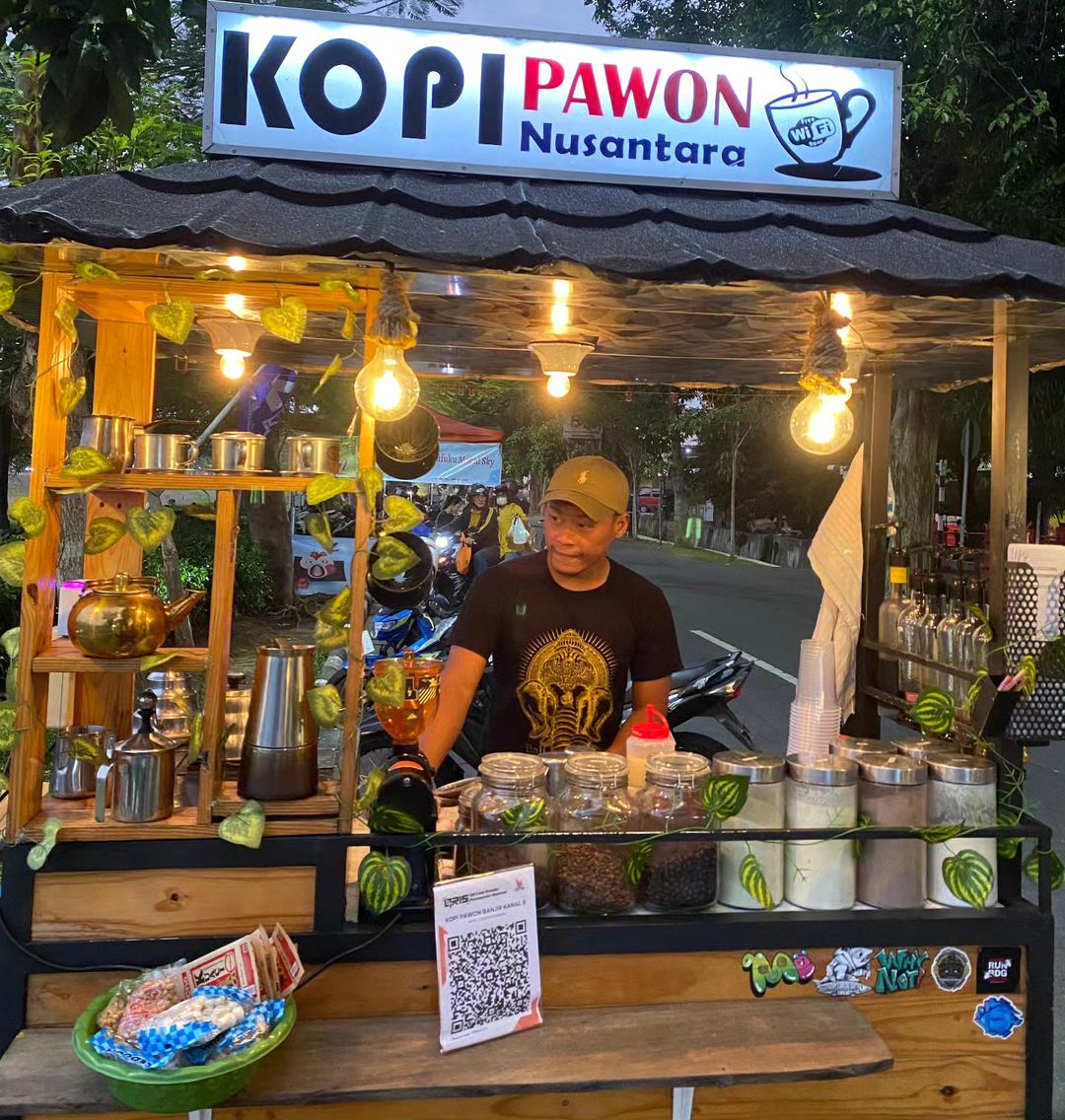 Kopi Pawon Nusantara, Kopi Gerobak dengan Harga Terjangkau di Surabaya