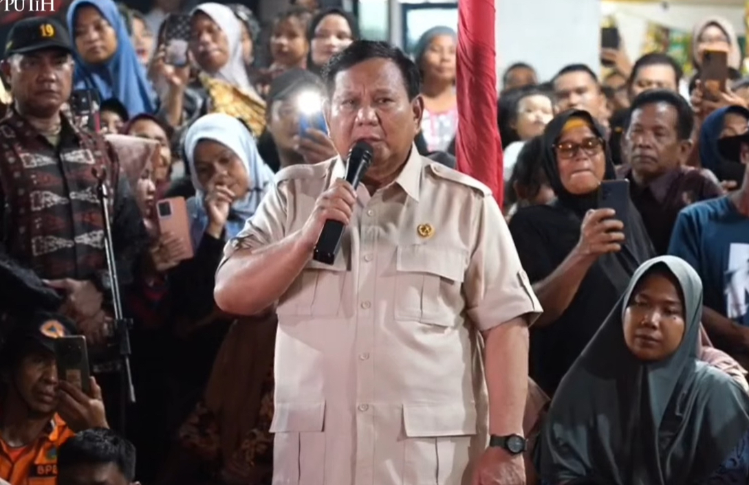 Bertemu Warga Terdampak Bencana, Prabowo Tegaskan Tak Segan Tindak Perusahaan Pelanggar Hukum