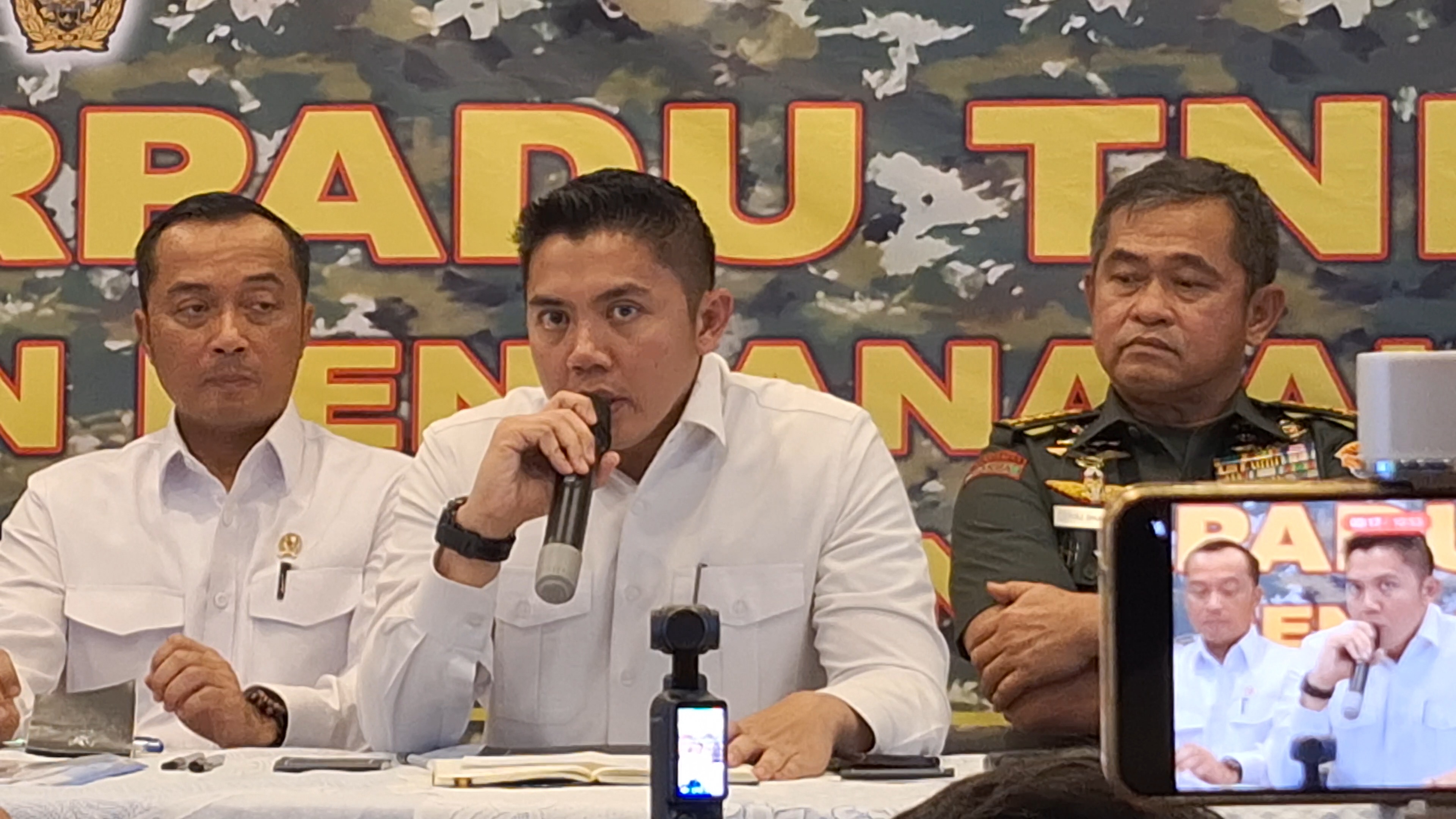 Penanganan Bencana di Sumatera Dianggap Lambat, Seskab Teddy: Sejak Hari Pertama, Pemerintah Turun Tanpa Kamera