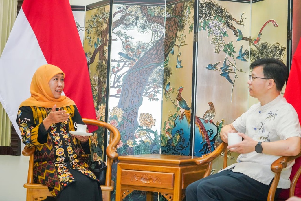 Bertemu Konjen RRT, Khofifah Bahas Kerja Sama SDM hingga Ekspor