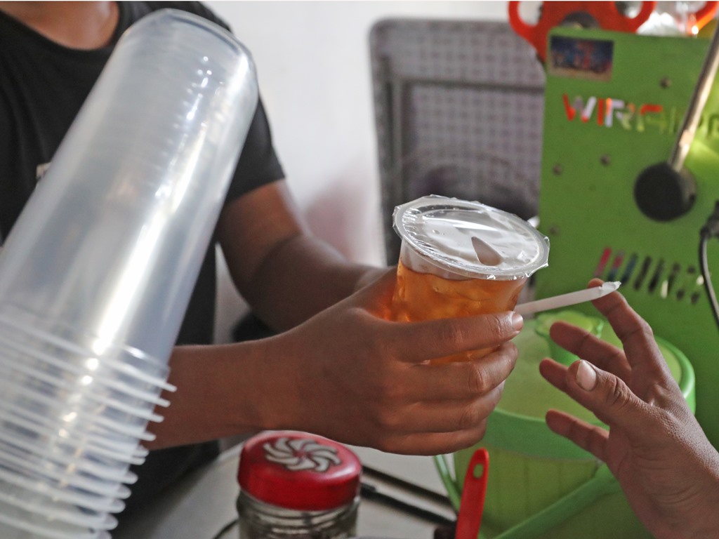 Bergantung Bahan Baku Impor, Harga Plastik Terus Naik, Pemerintah Sarankan Kemasan Aseptik 