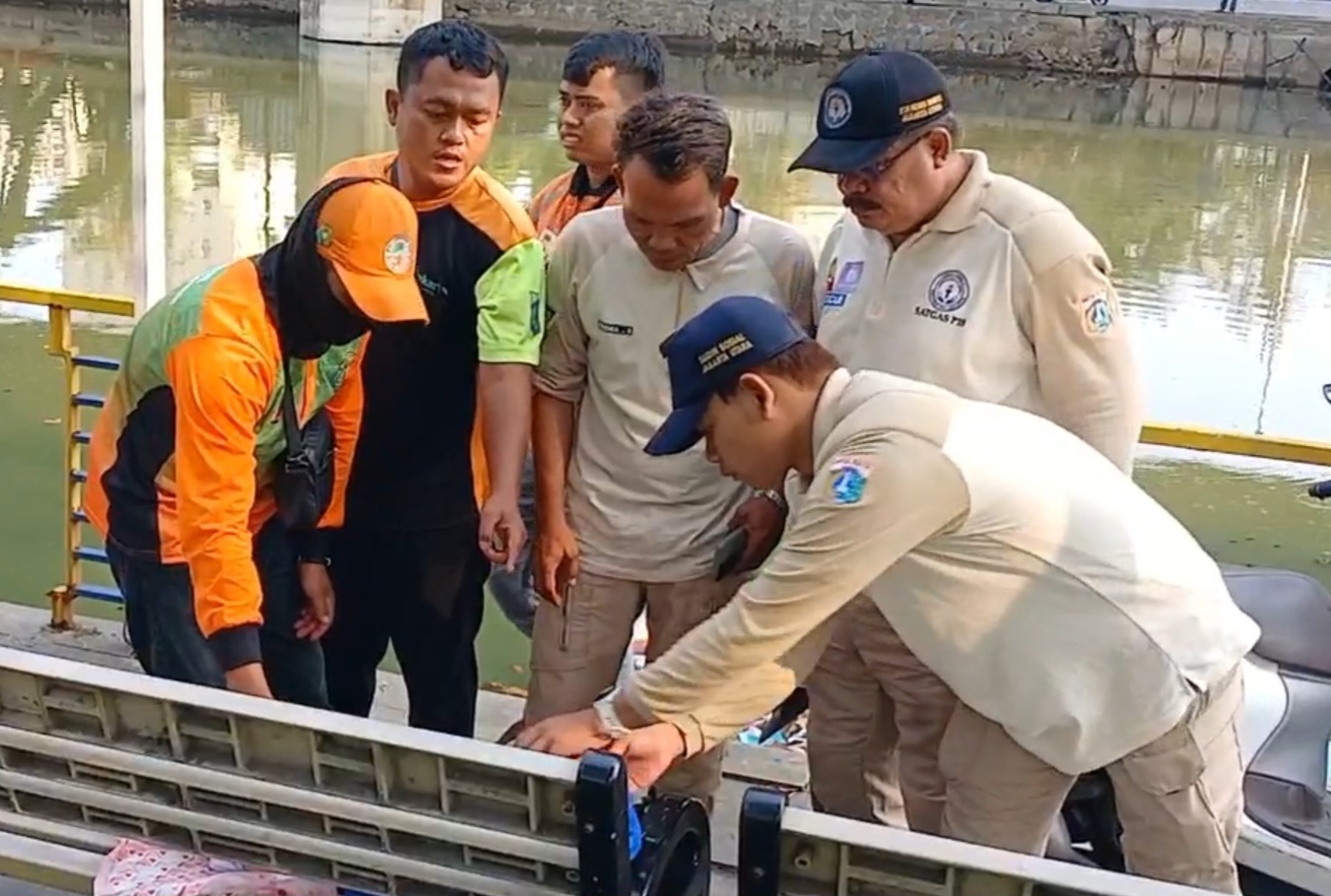 Sebelum Temukan Bayi, Petugas Kebersihan Lihat Pasutri Duduk di Bangku Pinggir Kali Ancol 