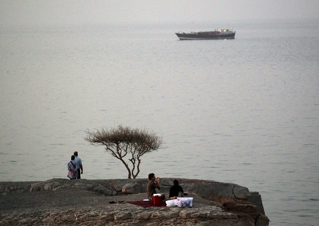 Iran Bisa Menutup Selat Hormuz, Tapi Caranya Tidak Mudah