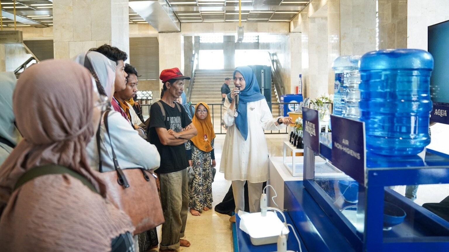 Dedi Mulyadi Kaget Air AQUA Ternyata dari Sumur Bor, Ini Penjelasan Danone dan Kritik YLKI