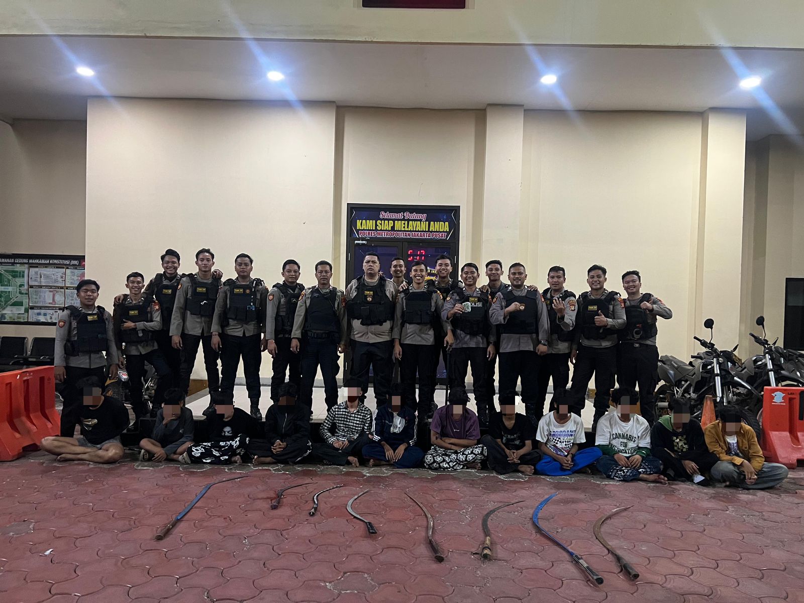 Geng Remaja Bercelurit Hampir Tawuran di Jakarta Pusat, Polisi Gerebek 12 Orang