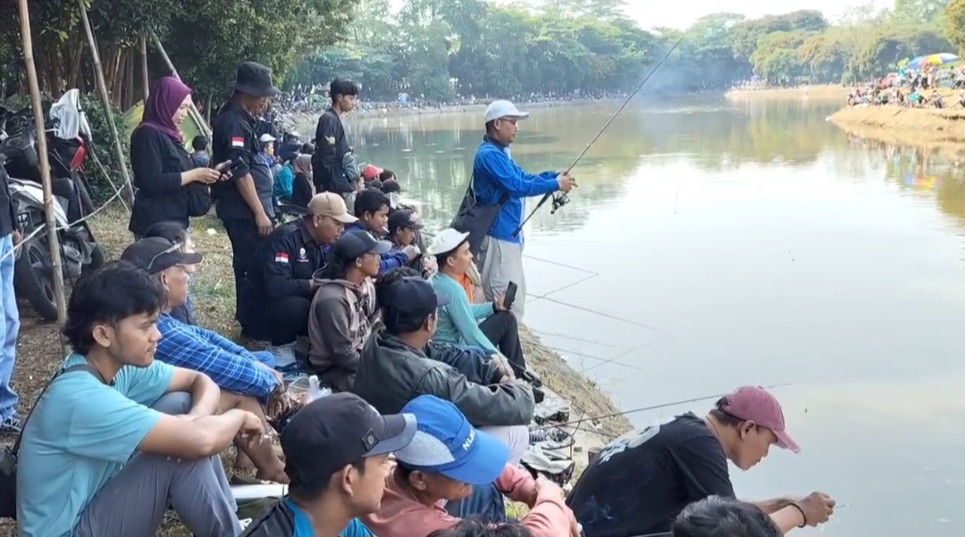 Anti Mainstream! Ribuan Buruh Kabupaten Tangerang Pilih Mancing Bareng di May Day 2025
