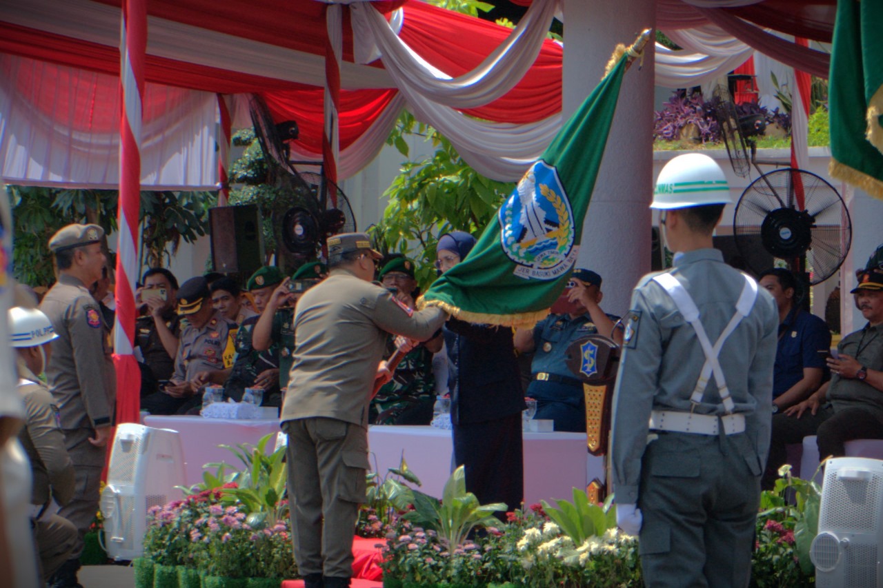 Bawa Pesan Pilkada Damai, Kirab Pataka Jer Basuki Mawa Beya Tiba di Surabaya