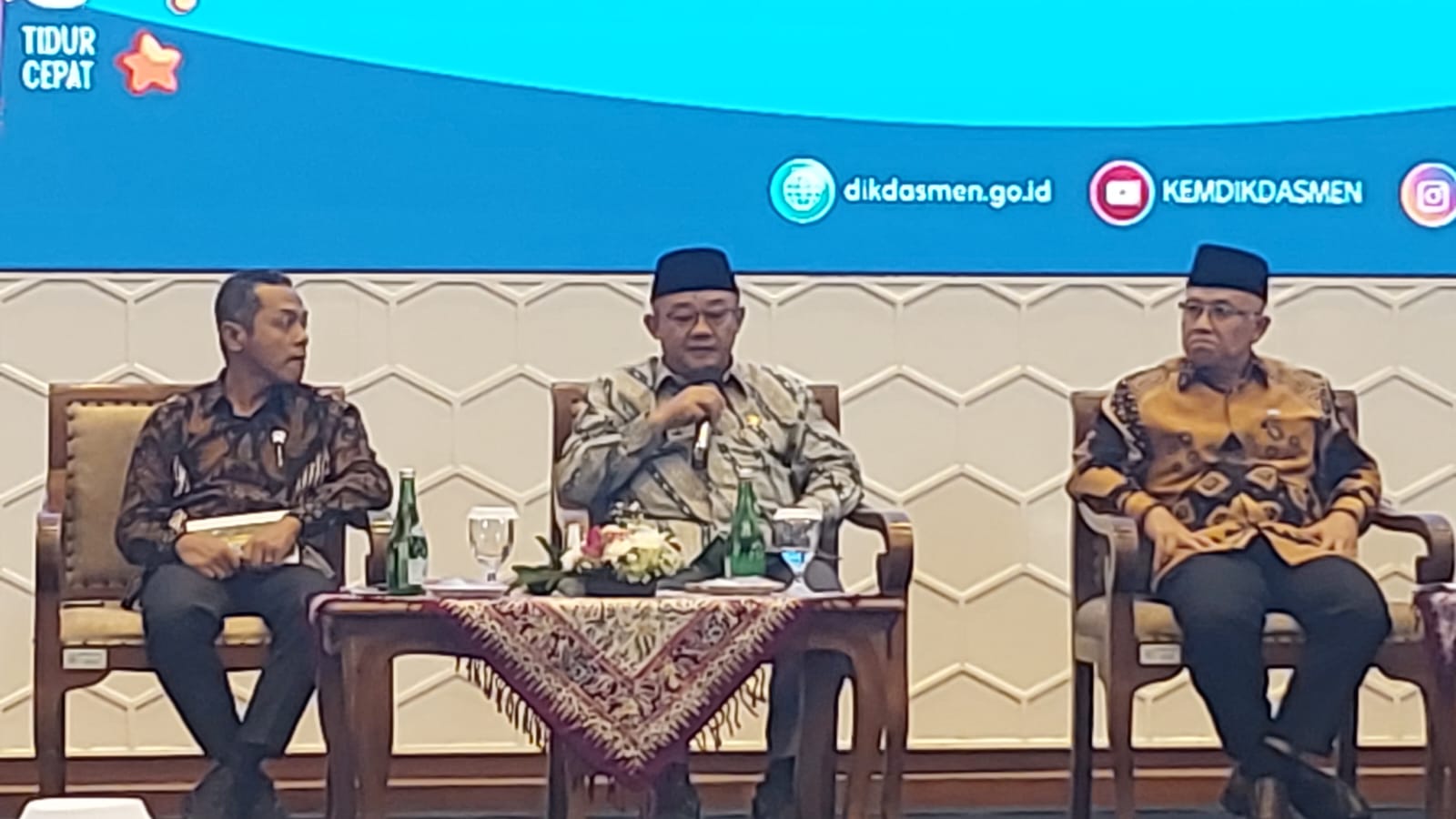 Mendikdasmen Abdul Mu’ti Segera Sampaikan Skenario Terbaru Zonasi dan PPDB pada Prabowo