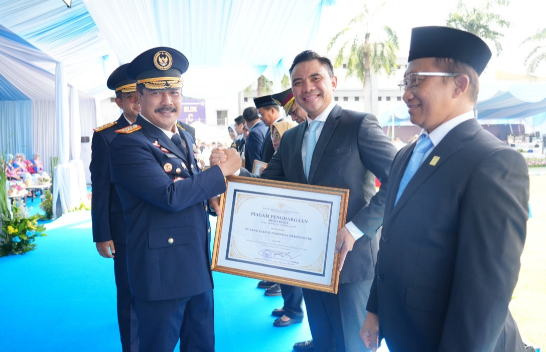 Dukung Program Strategis Pemerintah, BRI Terima Penghargaan dari Kementerian IMIPAS