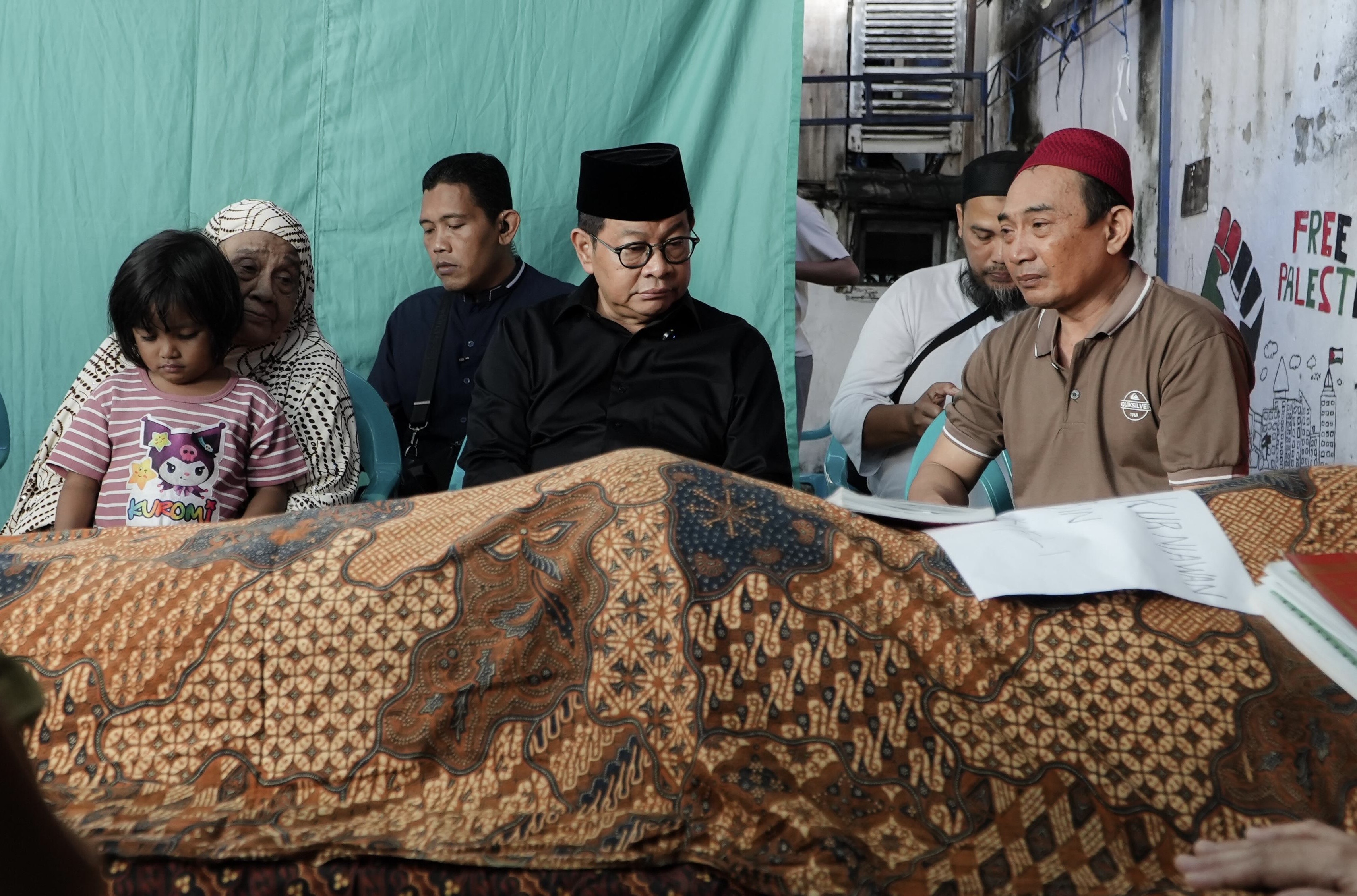 Pramono Melayat ke Rumah Duka Ojol Tewas Dilindas Rantis: Kami Beri Perlindungan