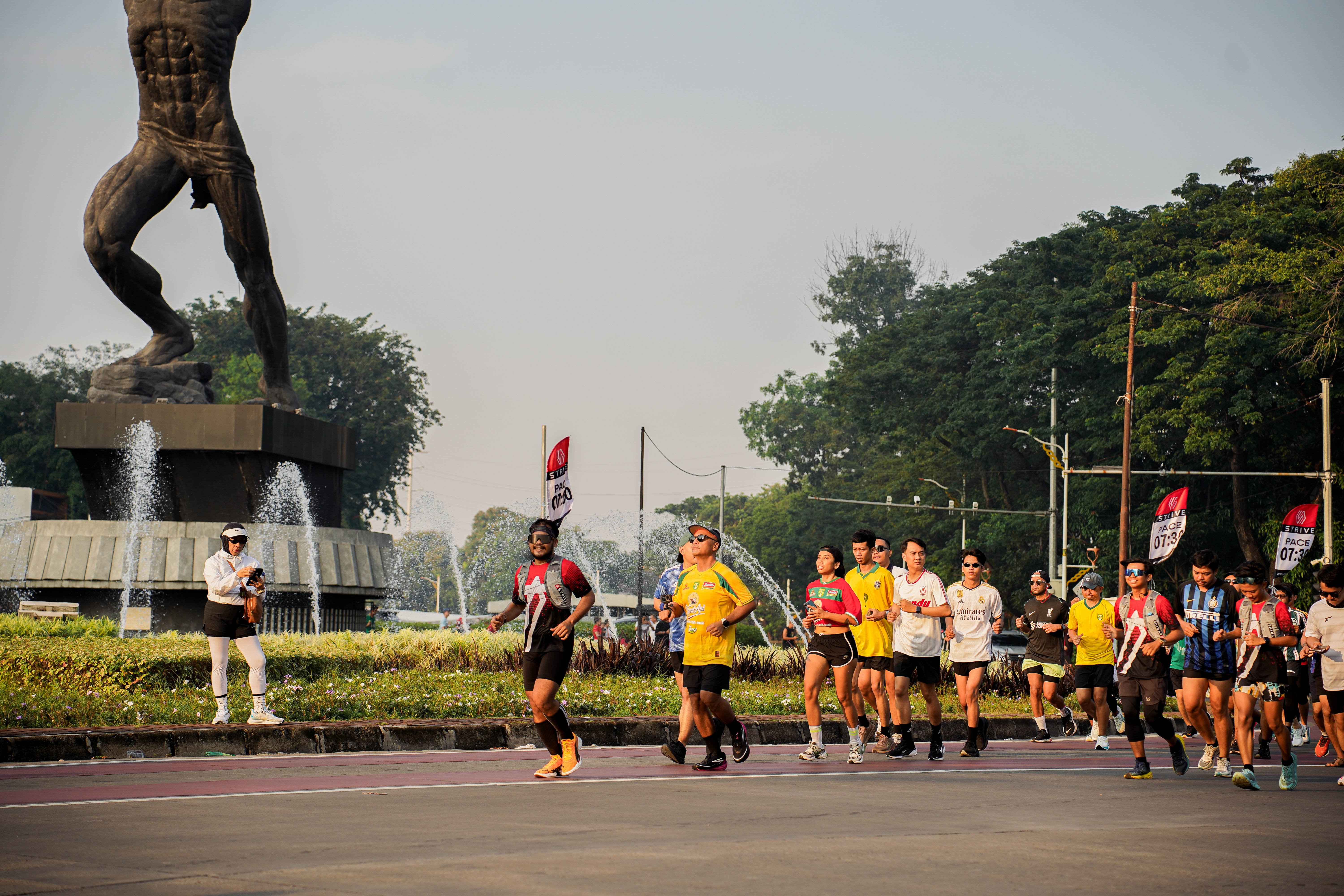 Kreatif Satukan Suporter Lewat Lari Bareng Pakai Jersey Klub Kebanggaan